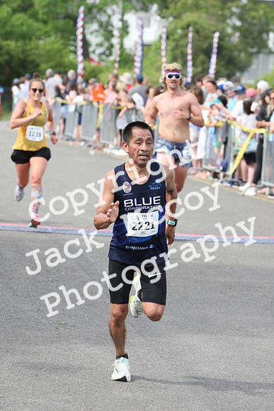 FinishHalf_0200