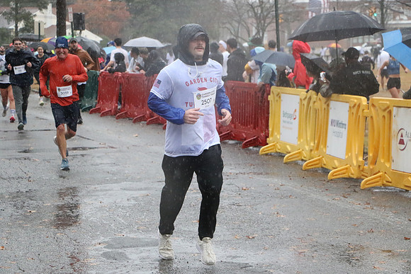 Finish5Mile_1350