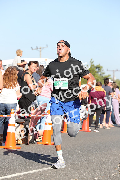 FinishHalf_0200