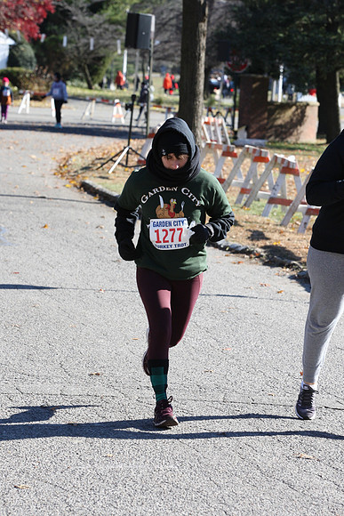 5MileFinish_2425