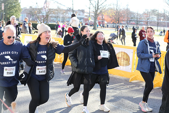 FinishFunRun_1570