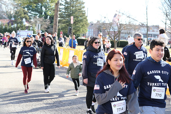FinishFunRun_1600