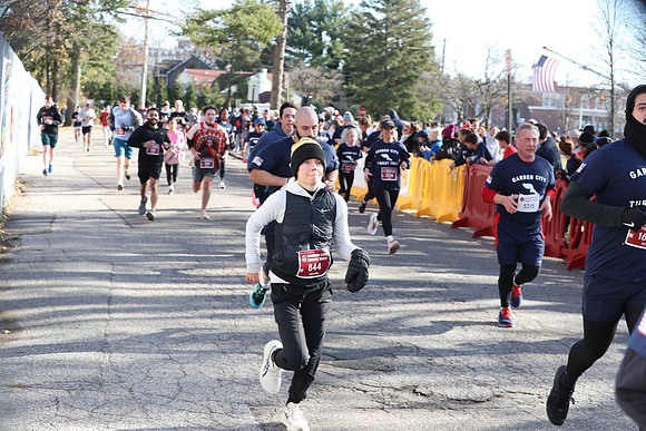 Finish5Mile_1206