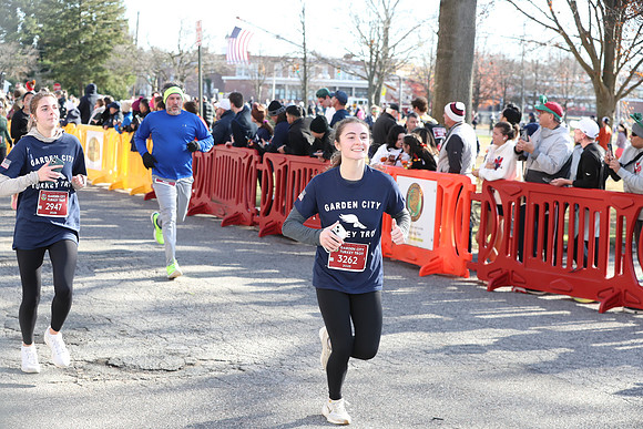 Finish5Mile_1502