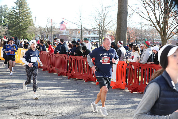 Finish5Mile_1566