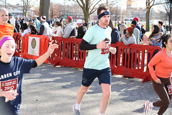 Finish5Mile_1585