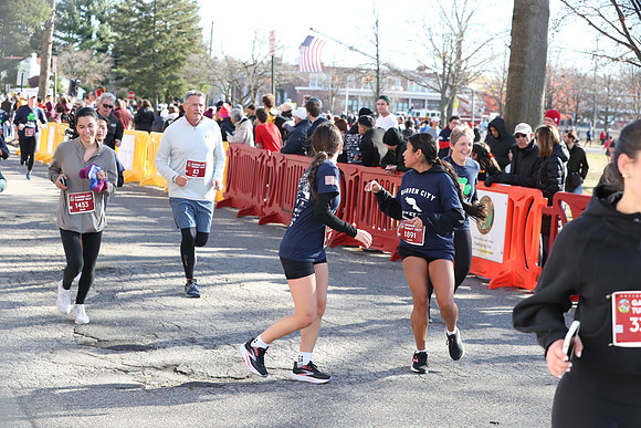 Finish5Mile_1714