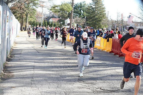 Finish5Mile_1875