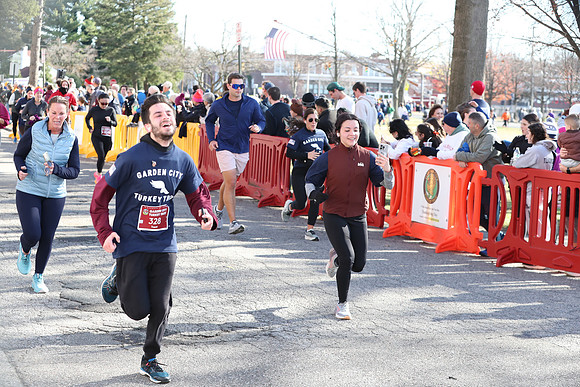 Finish5Mile_1880