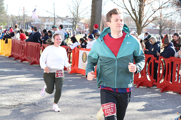Finish5Mile_1897