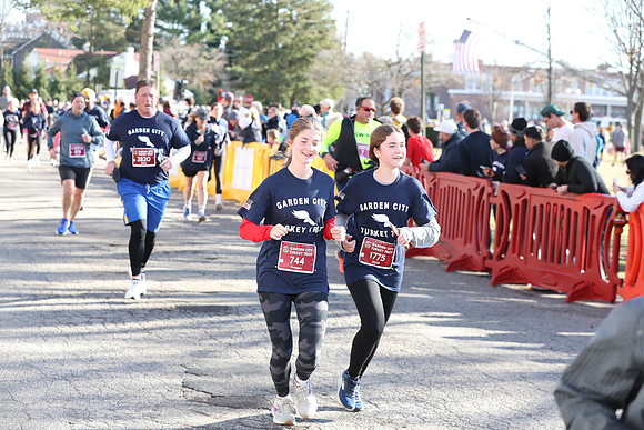 Finish5Mile_1901