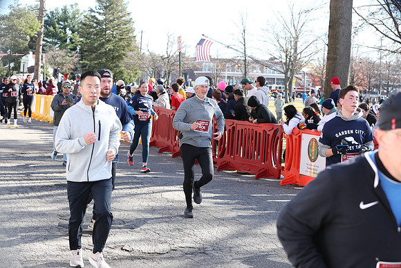 Finish5Mile_1945