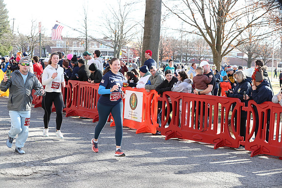 Finish5Mile_1949
