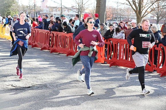Finish5Mile_1990