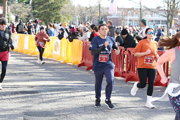 Finish5Mile_2199