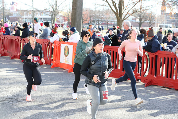 Finish5Mile_2295