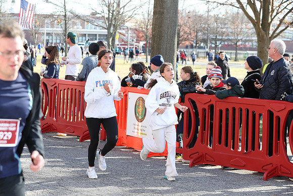 Finish5Mile_2368
