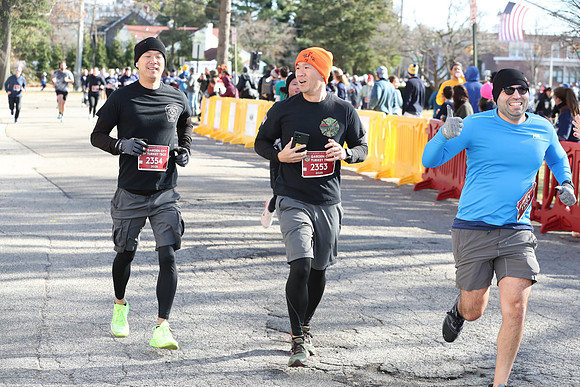 Finish5Mile_2405