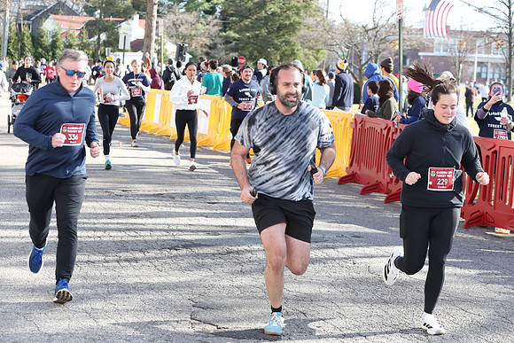 Finish5Mile_2410