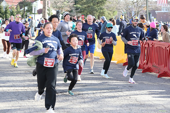 Finish5Mile_2425