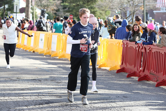 Finish5Mile_2450