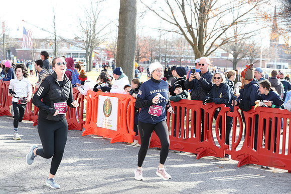 Finish5Mile_2500