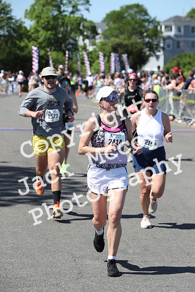 FinishHalf_1586