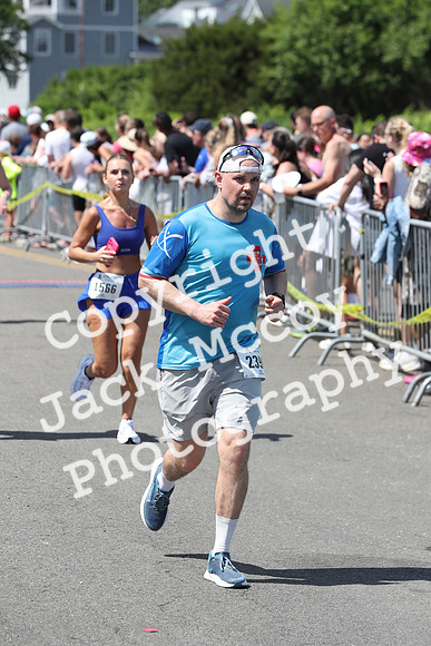 FinishHalf_2052
