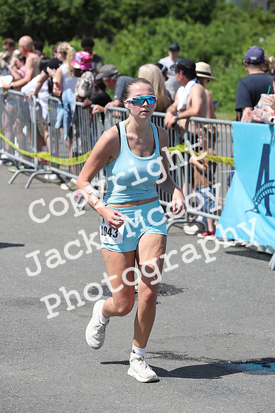 FinishHalf_2056