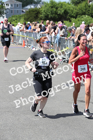 FinishHalf_2073