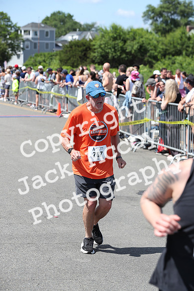 FinishHalf_2076