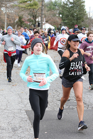 5MileFinish_1576