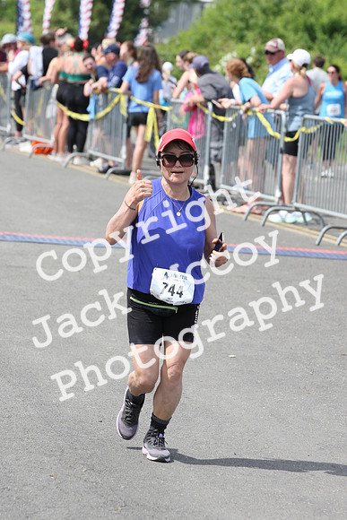 FinishHalf_2047