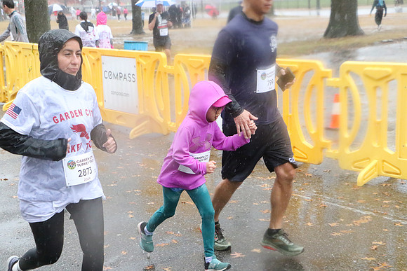 Finish5Mile_1896