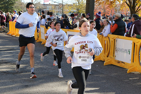 Finish5mile__1990