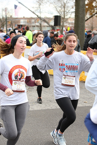 5MileFinish_1385