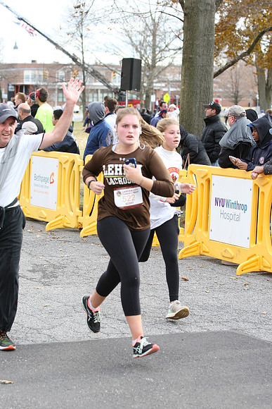 5MileFinish_1590