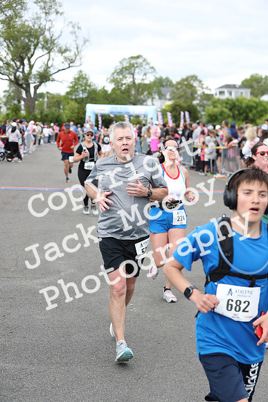 FinishHalf_1586