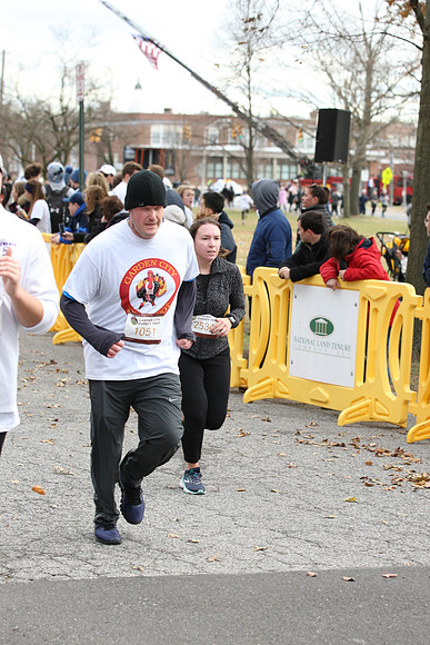 5MileFinish_1215