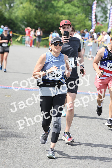 FinishHalf_2075