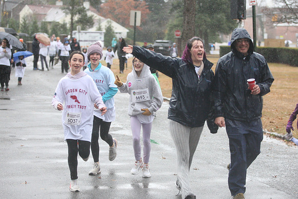 FinishFunRun_0875
