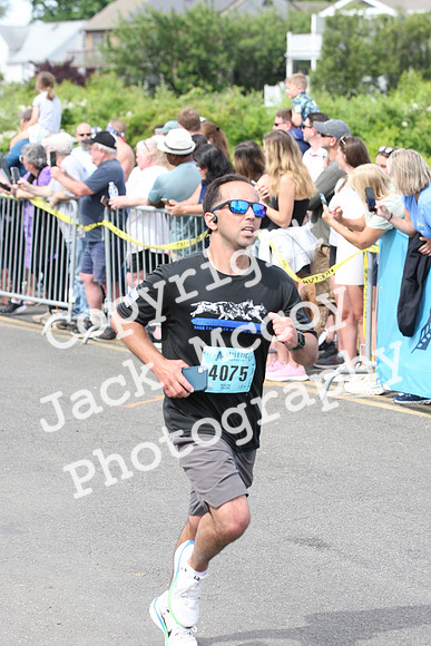 FinishHalf_0810