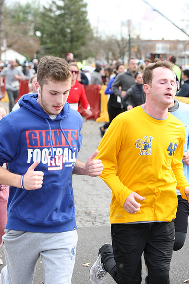 5MileFinish_1395