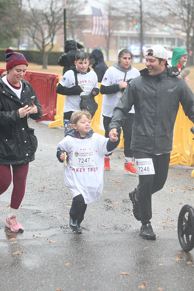 FinishFunRun_0555