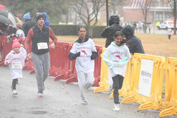 FinishFunRun_0568