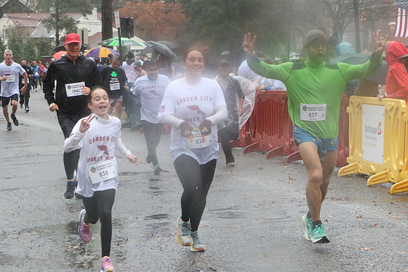 Finish5Mile_1566