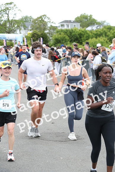 FinishHalf_2202
